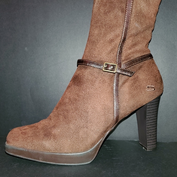 🤎Beautiful Brown Faux Suede Knee High Boots 🤎 - Picture 5 of 10